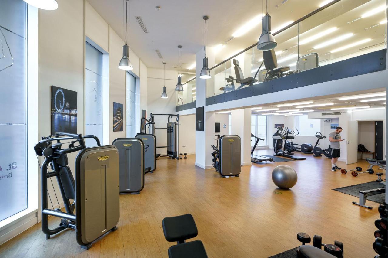 لندن Stylish Fully-Equipped One Bedroom Apartment With Extra Sofa Bed, Free Secure Parking, Onsite Gym, 24Hr Security & Concierge المظهر الخارجي الصورة